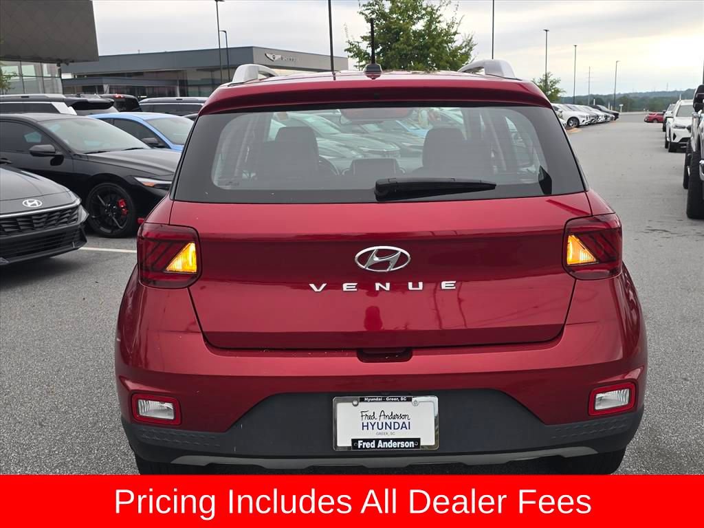 Used 2024 Hyundai Venue Limited FWD image 4