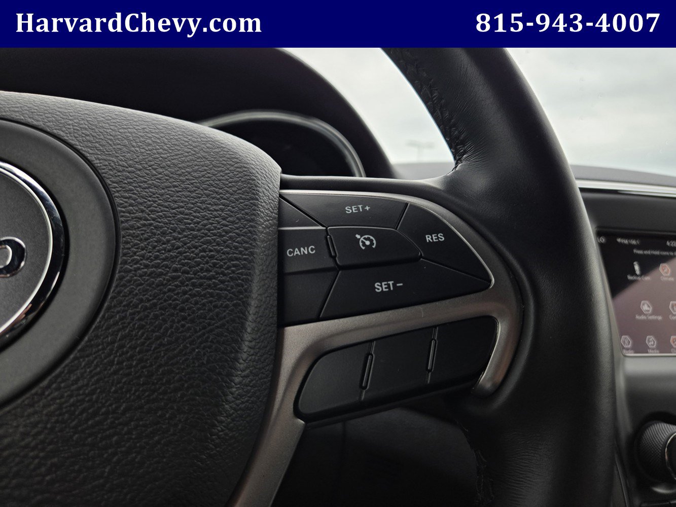 Used 2021 Jeep Grand Cherokee Laredo AWD/4WD image 18