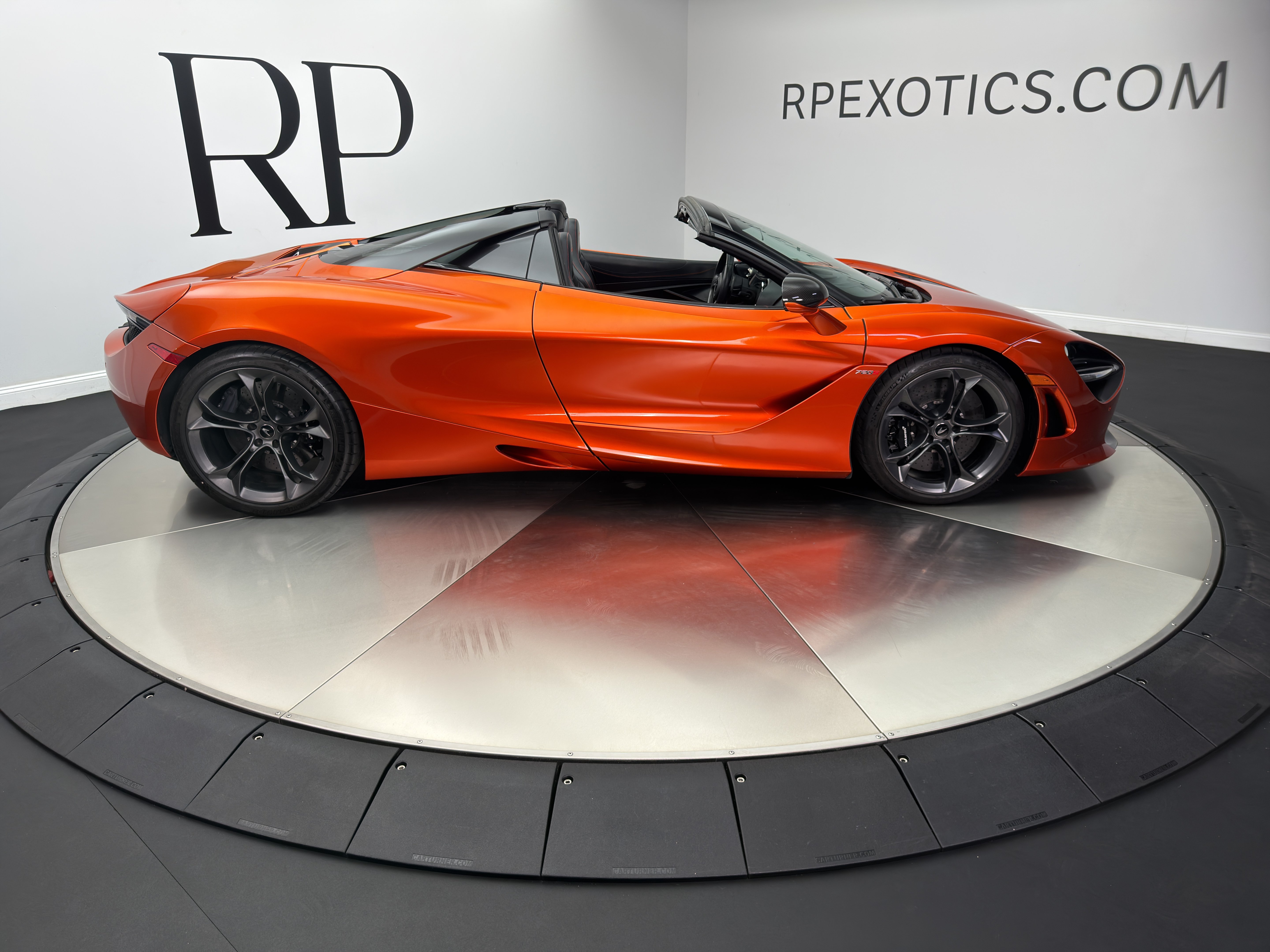 Used 2020 McLaren 720S Spider RWD image 7