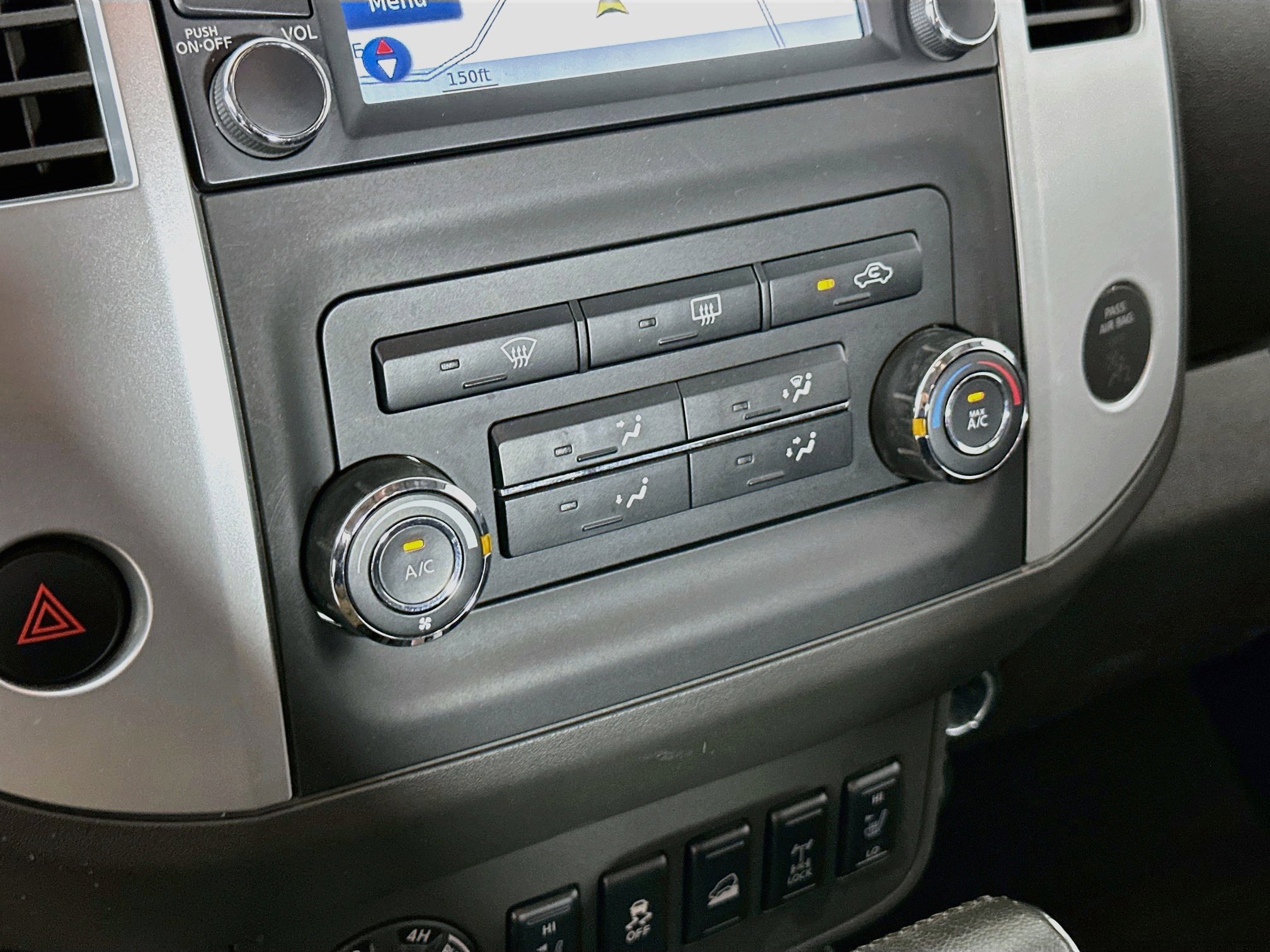 Used 2015 Nissan Xterra PRO-4X AWD/4WD image 23