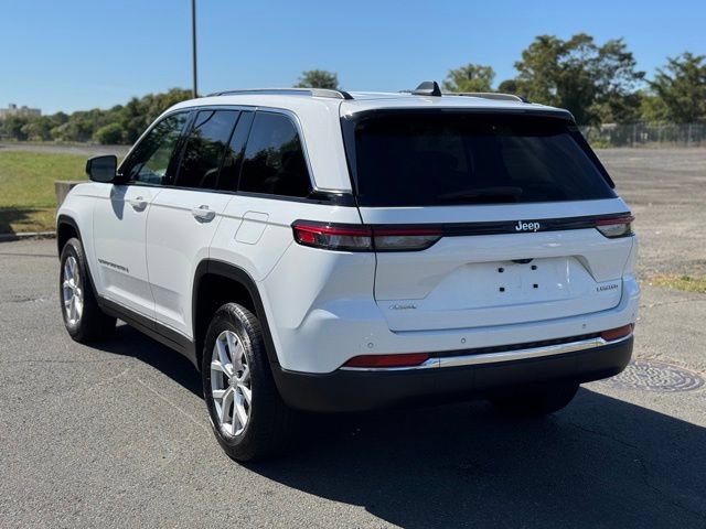 Used 2022 Jeep Grand Cherokee Limited AWD/4WD image 3