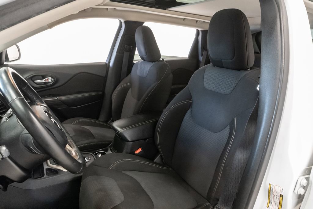 Used 2015 Jeep Cherokee Latitude w/ Comfort/Convenience Group FWD image 10