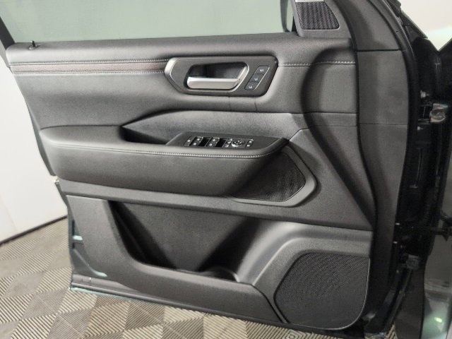 New 2026 Nissan Armada SL w/ Captain's Chari Seat Package image 20