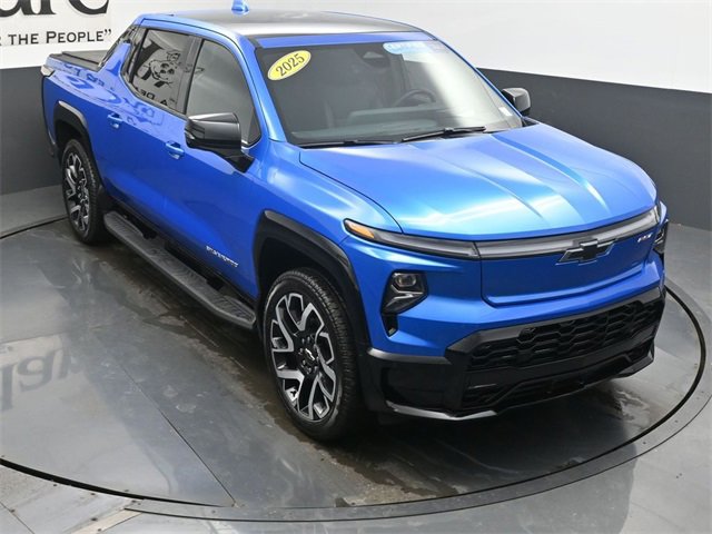 Certified 2025 Chevrolet Silverado EV RST image 44