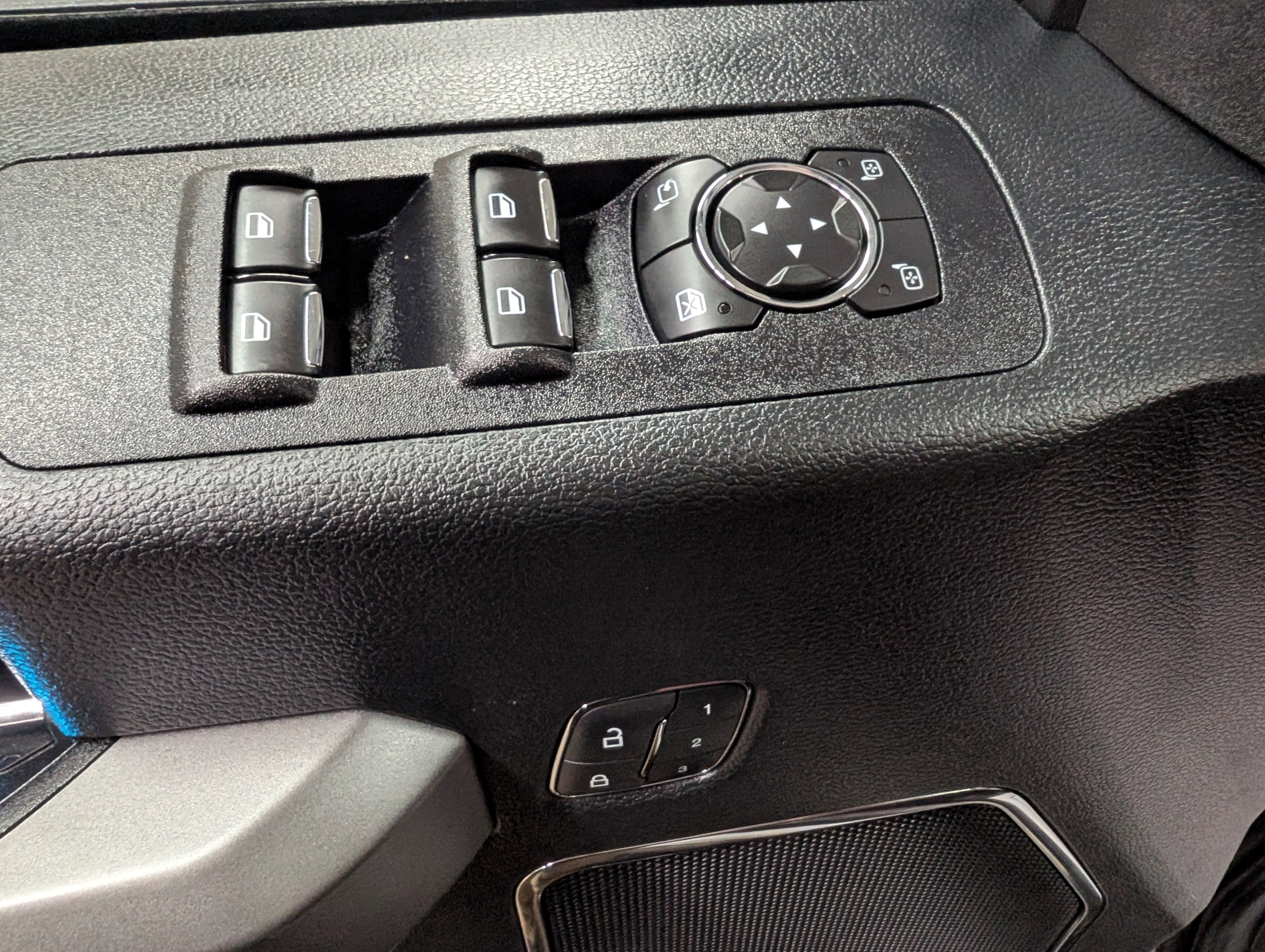 Used 2020 Ford F150 Platinum w/ Equipment Group 701A Luxury image 11