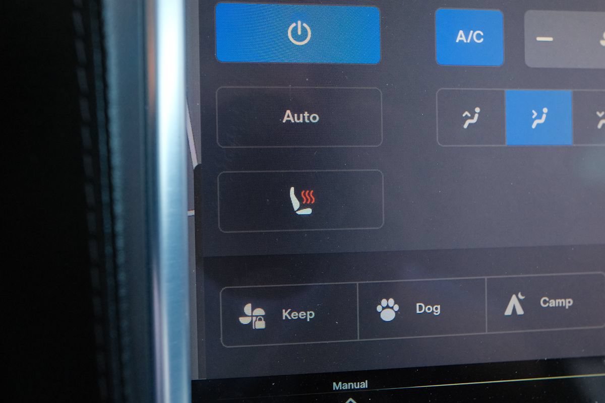 Used 2015 Tesla Model S 70 RWD image 23