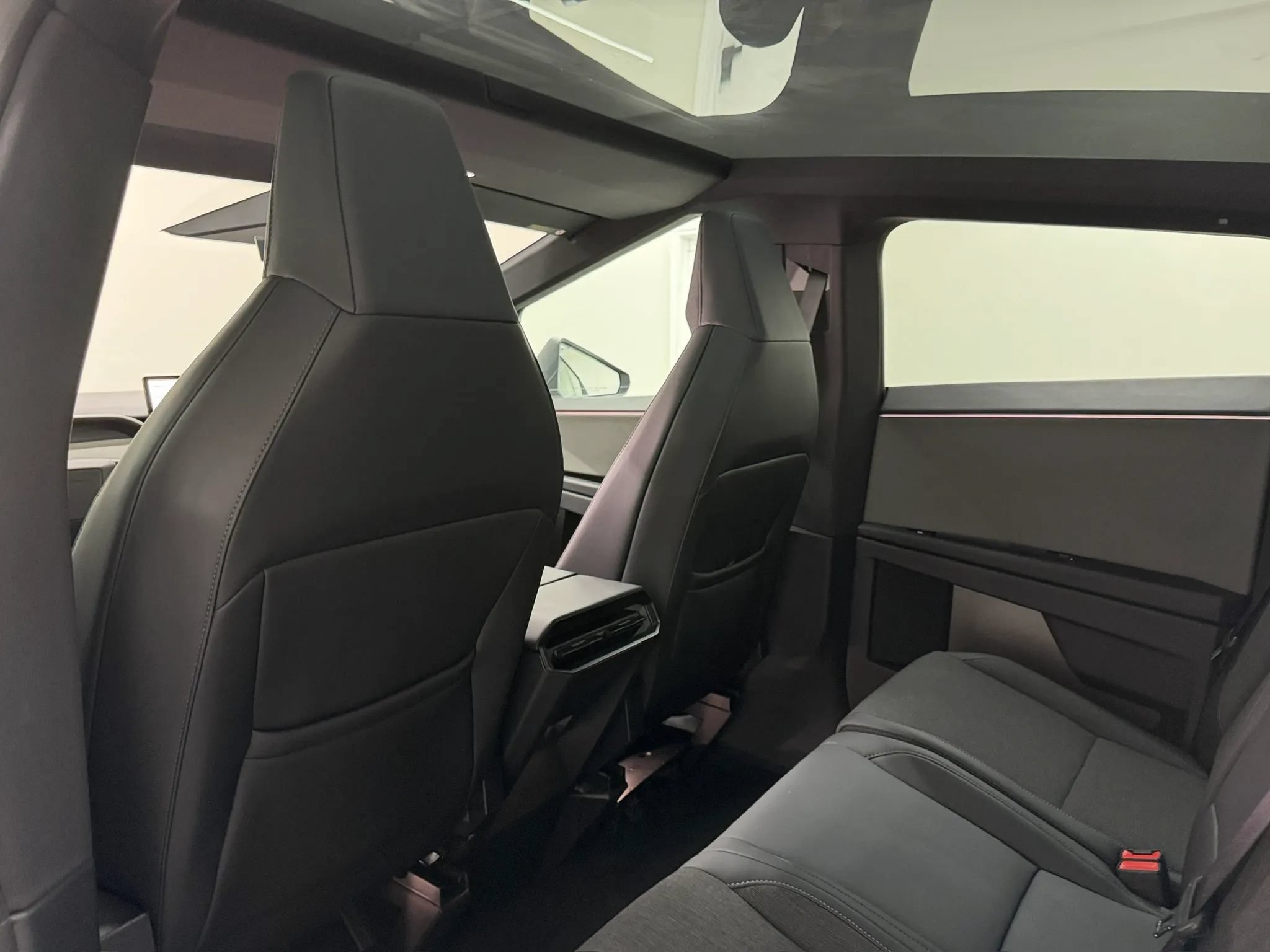 Used 2025 Tesla Cybertruck 2WD Crew Cab image 63