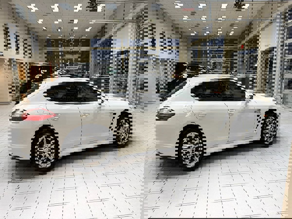 Used 2012 Porsche Panamera 4 image 6