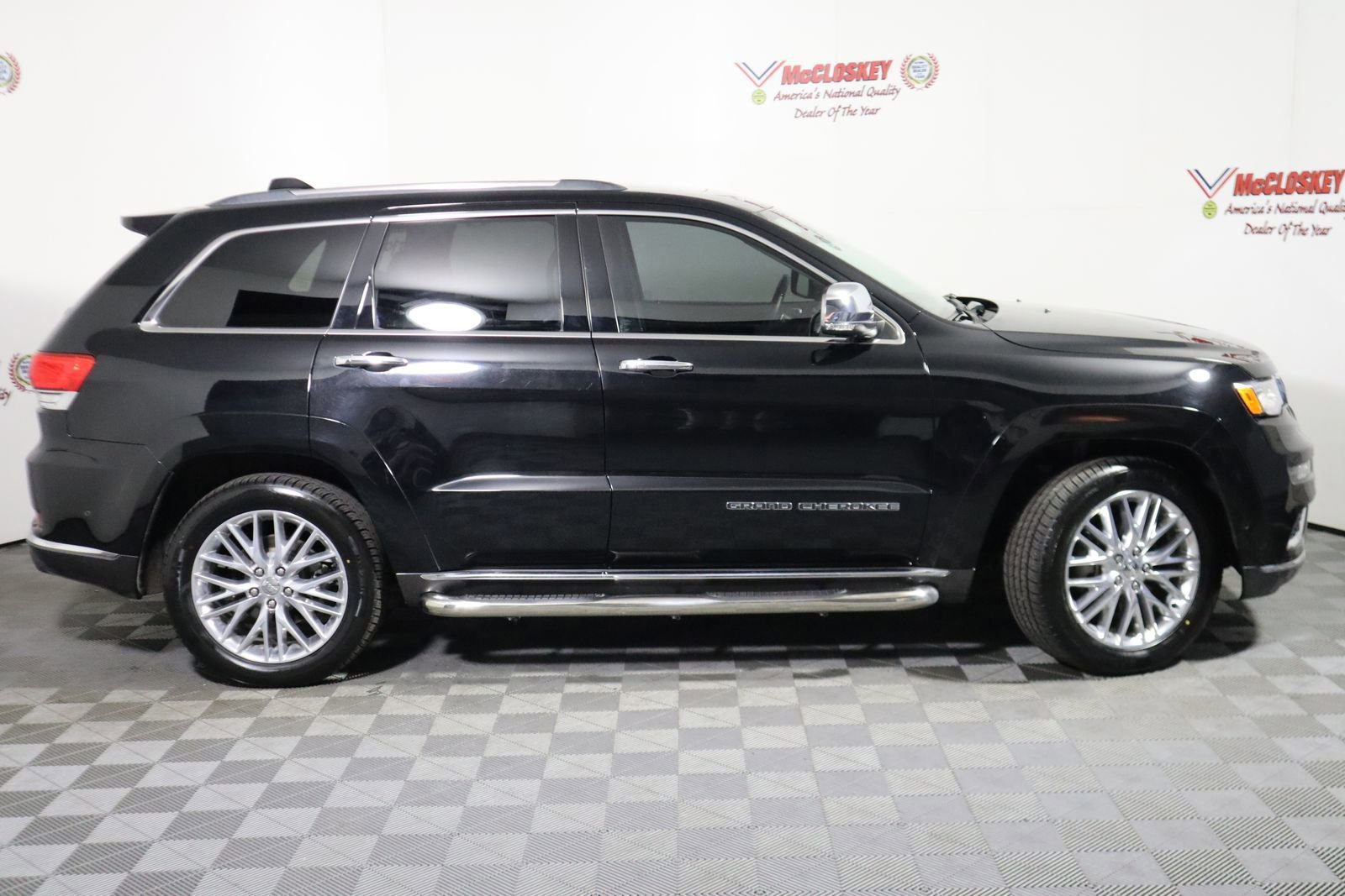 Used 2017 Jeep Grand Cherokee Summit AWD/4WD image 6