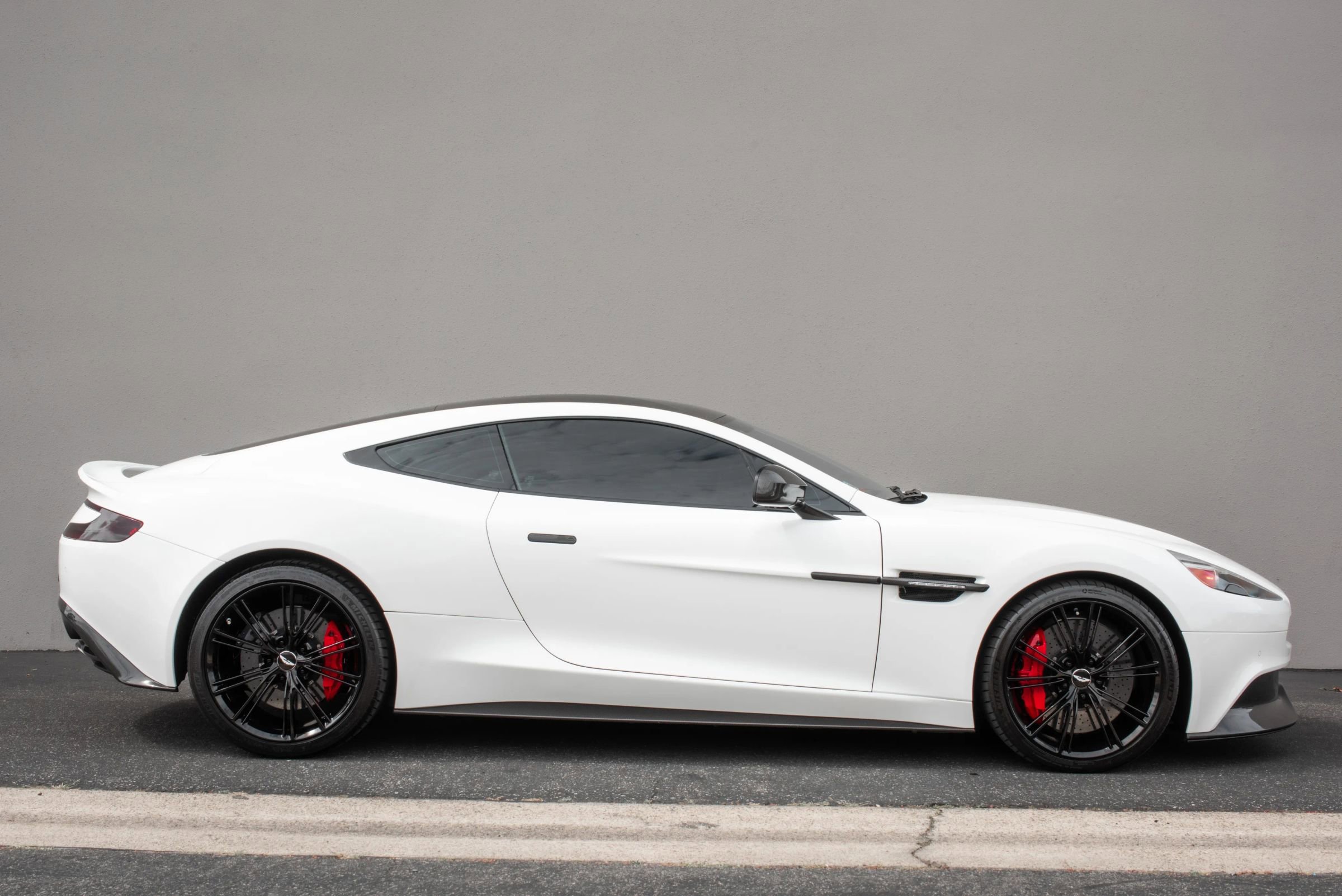 Used 2014 Aston Martin Vanquish Coupe RWD image 7