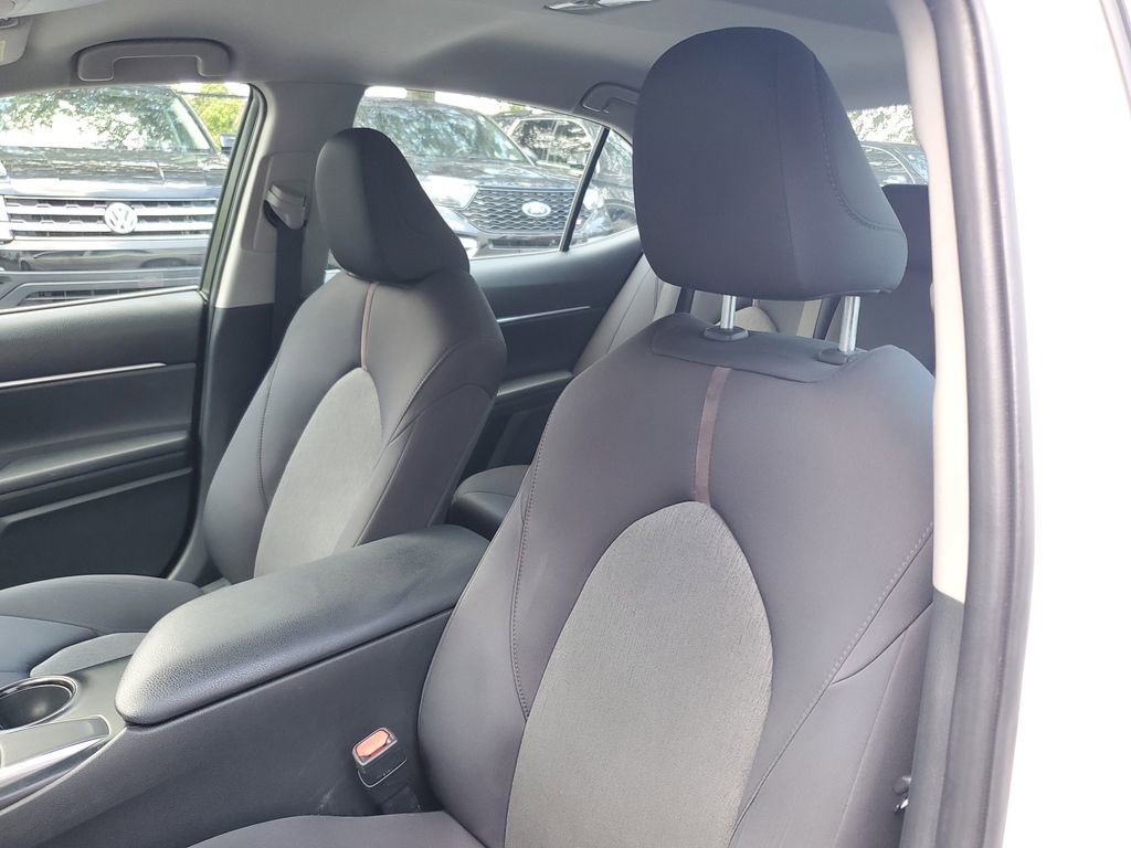 Used 2018 Toyota Camry LE FWD image 20