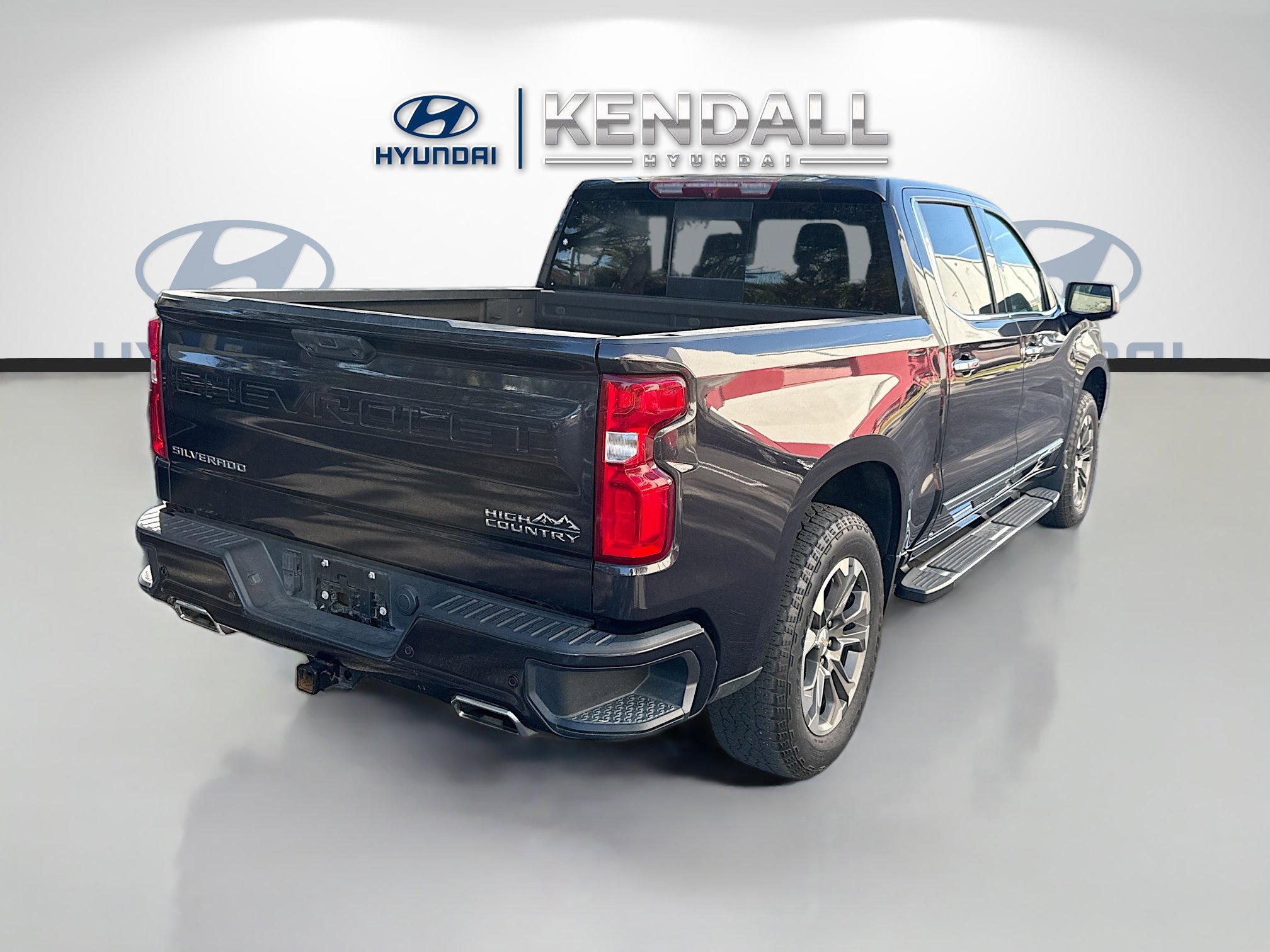 Used 2023 Chevrolet Silverado 1500 High Country w/ Z71 Off-Road Package image 6