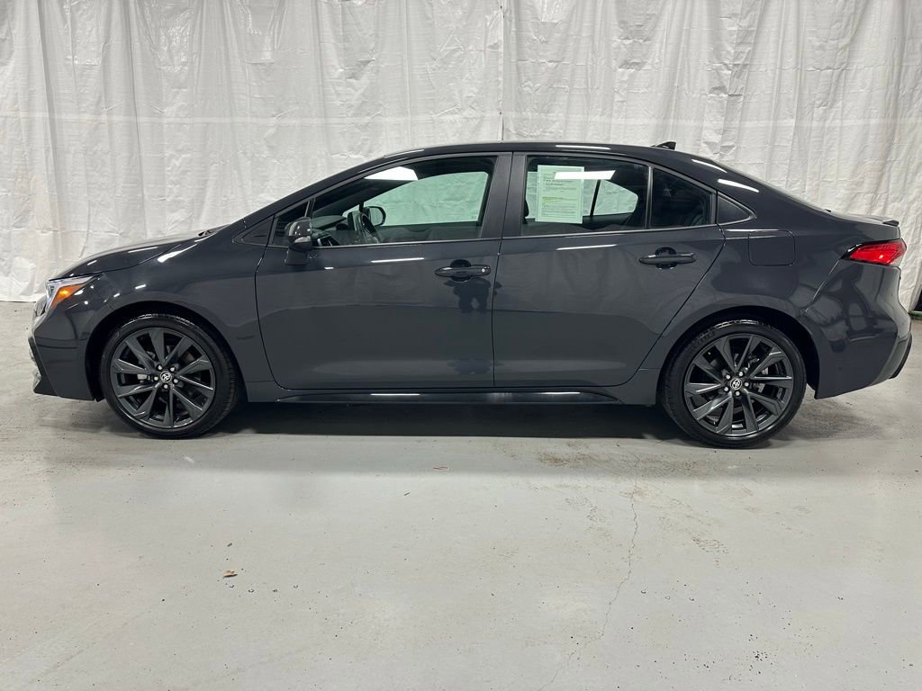Used 2025 Toyota Corolla SE image 4