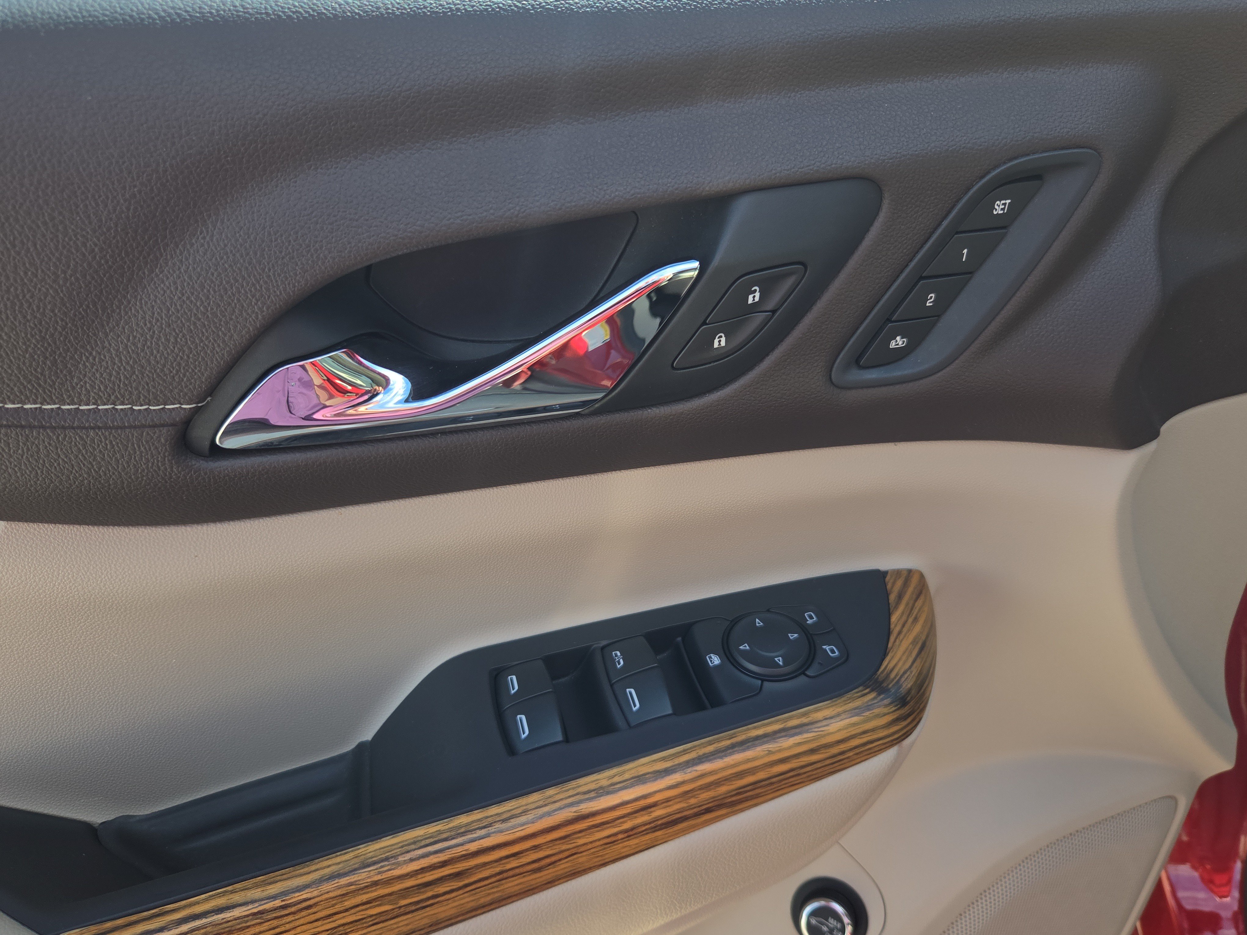 Used 2019 GMC Acadia Denali w/ Technology Package FWD image 17