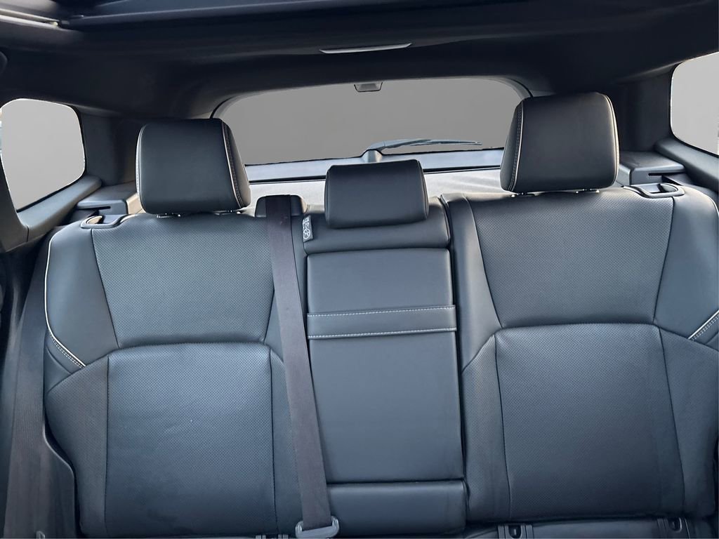 Used 2025 Toyota Crown Signia w/ Advanced Technology Package image 21