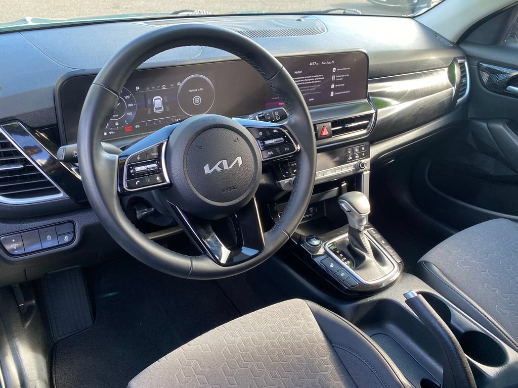 Used 2024 Kia Seltos S AWD/4WD image 13