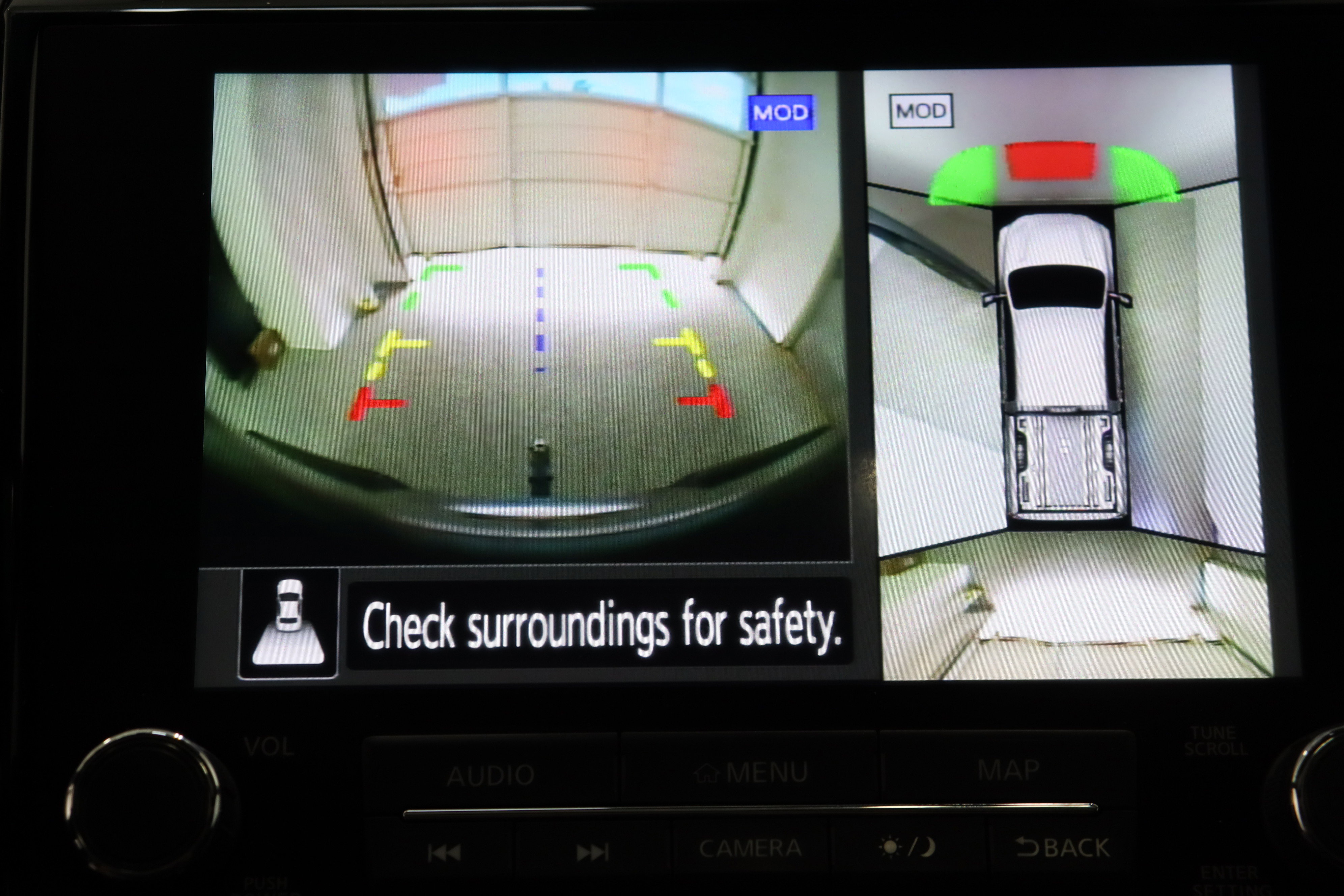 Used 2022 Nissan Titan PRO-4X w/ Pro-4x Convenience Package image 22