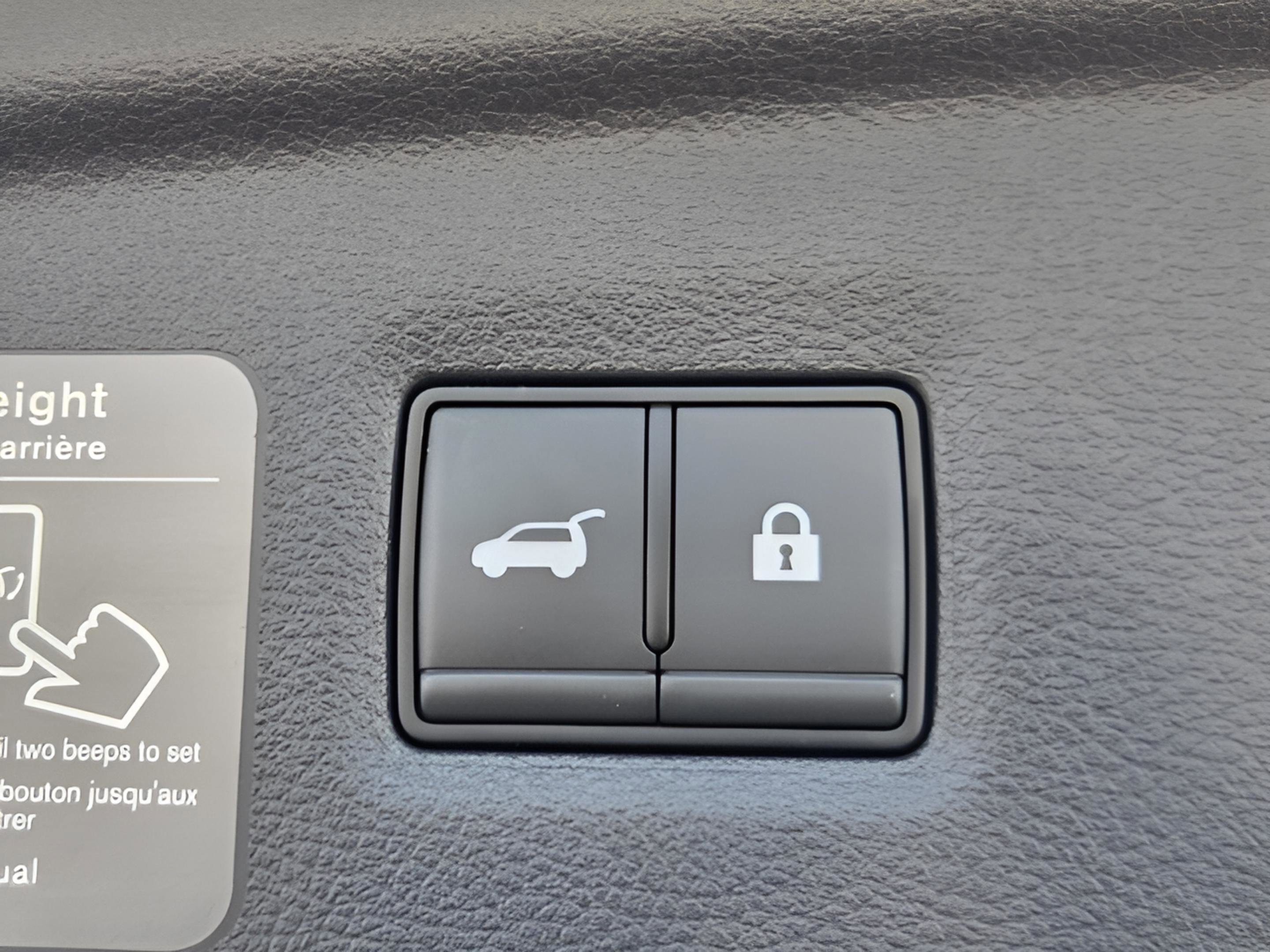 Used 2023 INFINITI QX50 Sport image 32