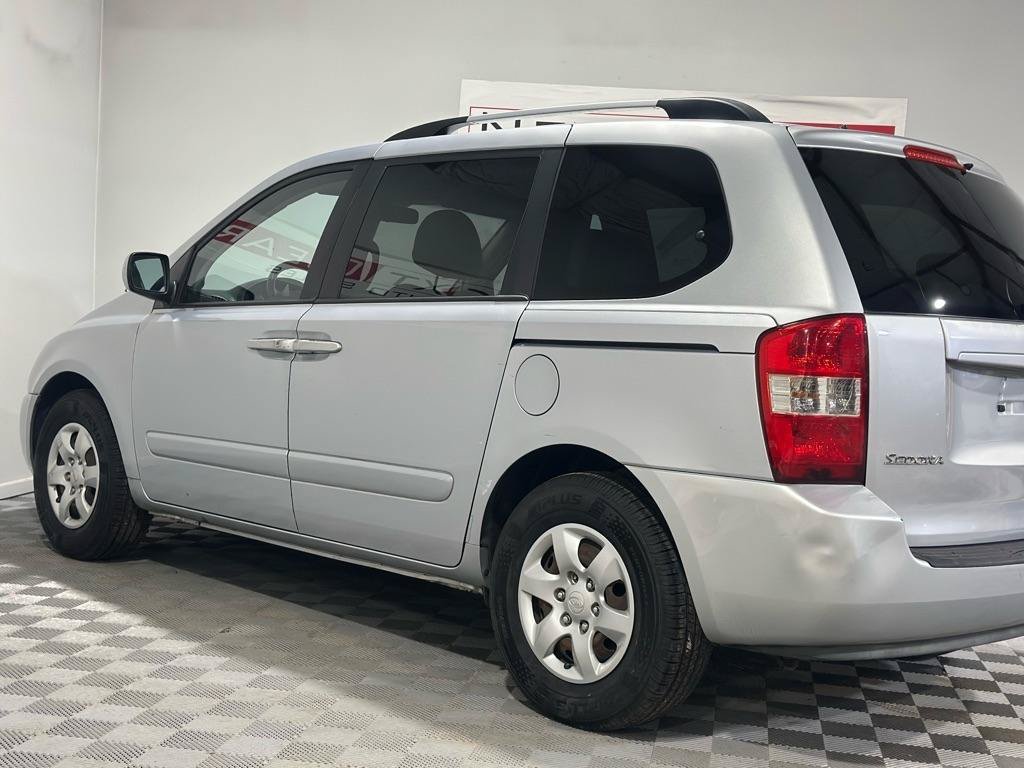 Used 2009 Kia Sedona FWD image 7