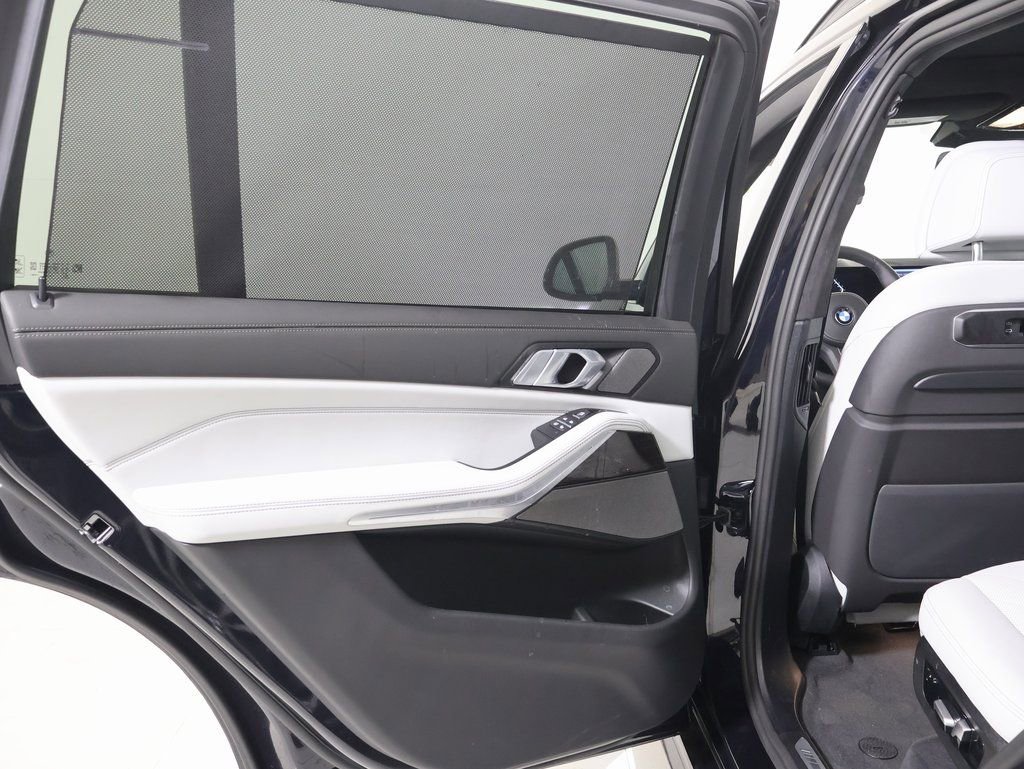 Used 2026 BMW X7 xDrive40i w/ M Sport Package image 25