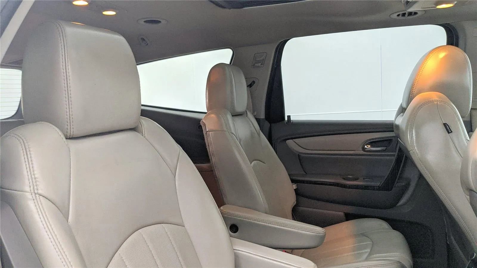 Used 2014 Chevrolet Traverse LTZ AWD/4WD image 31