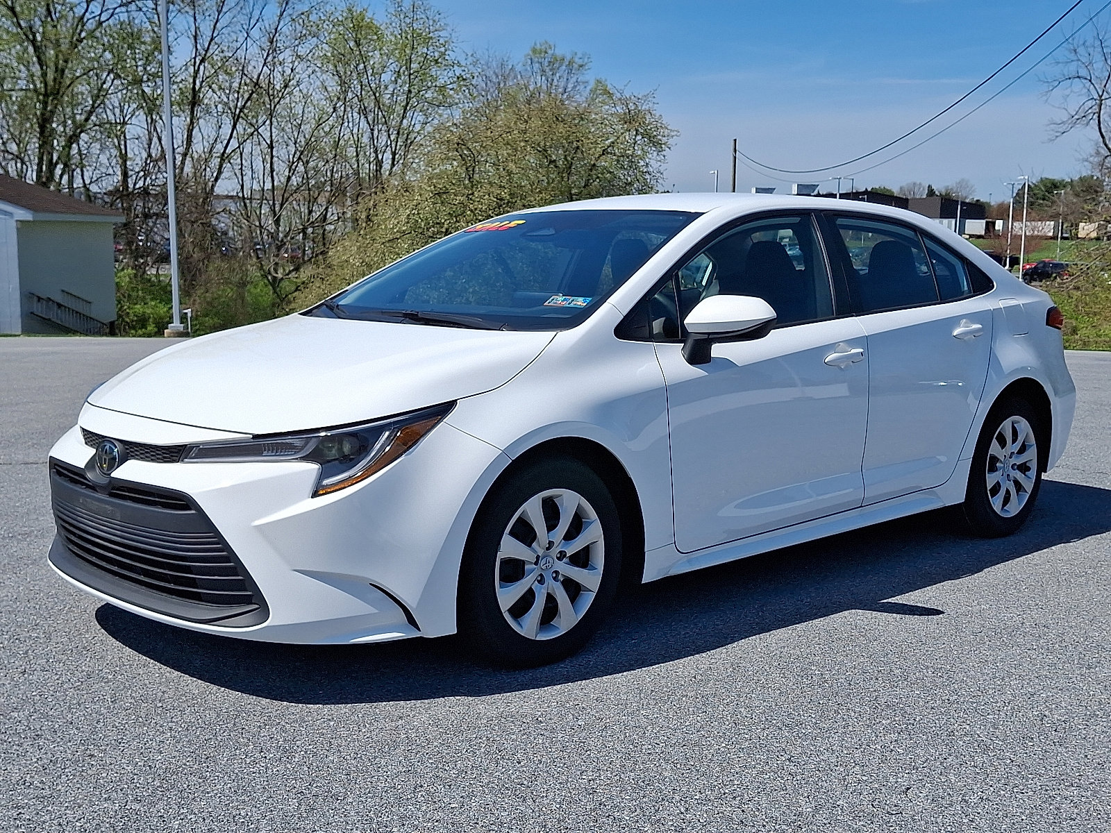 Used 2023 Toyota Corolla LE FWD image 3