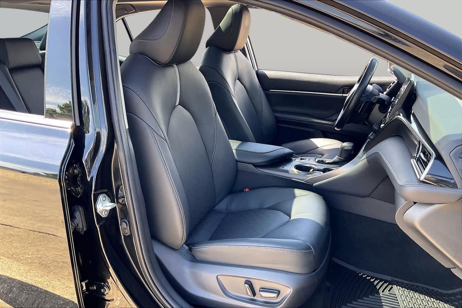 Used 2021 Toyota Camry XSE FWD image 9