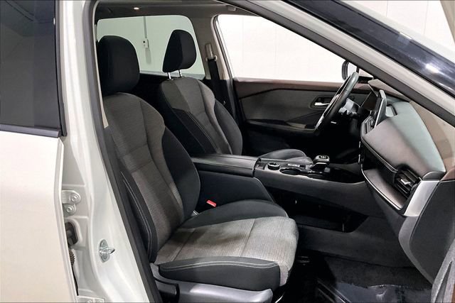 Used 2021 Nissan Rogue SV image 30