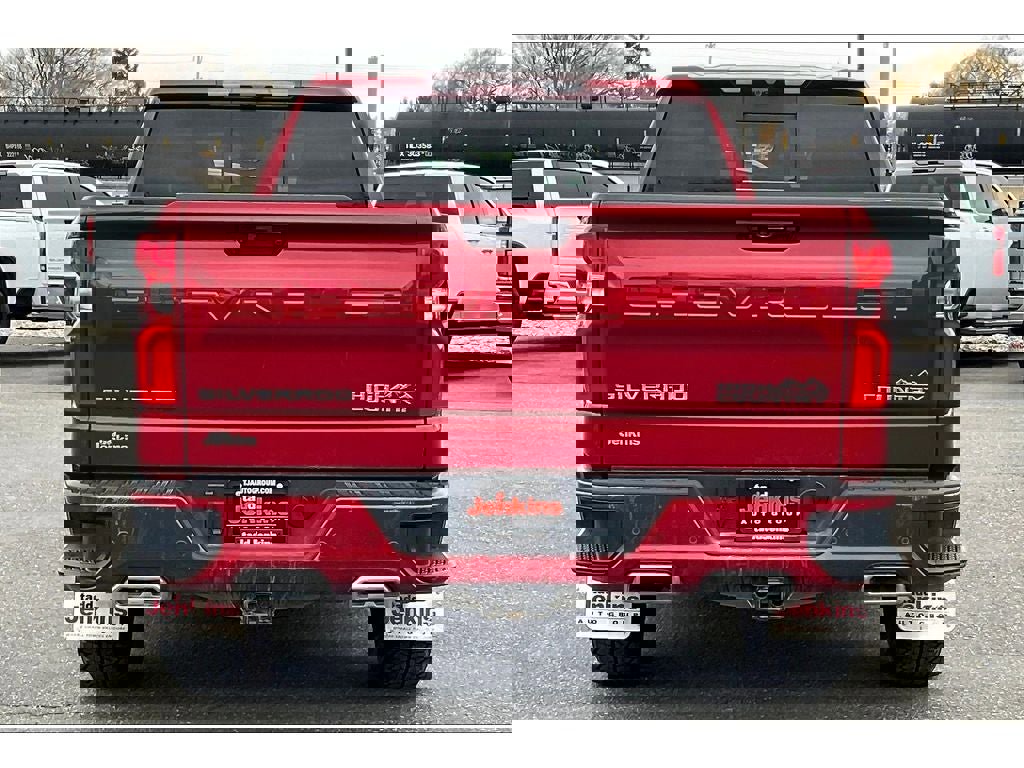 Used 2024 Chevrolet Silverado 1500 High Country w/ Technology Package image 4