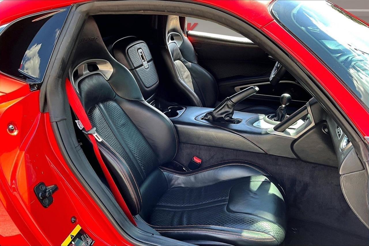 Used 2017 Dodge Viper GTC w/ GTS Interior Package RWD image 27