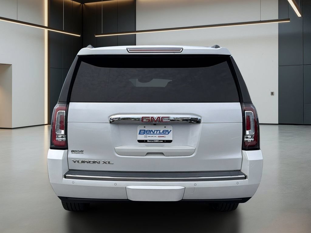 Used 2016 GMC Yukon XL Denali w/ Open Road Package AWD/4WD image 5