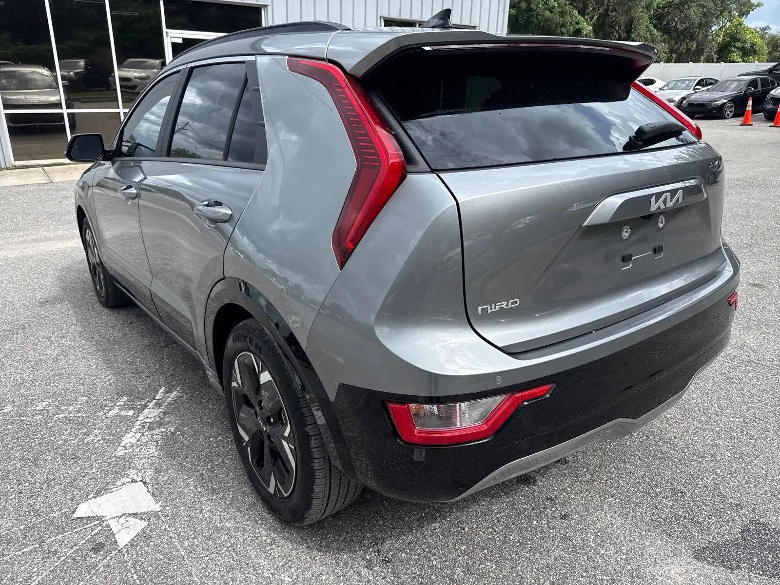Used 2024 Kia Niro Wind w/ Wind Preserve Package FWD image 11