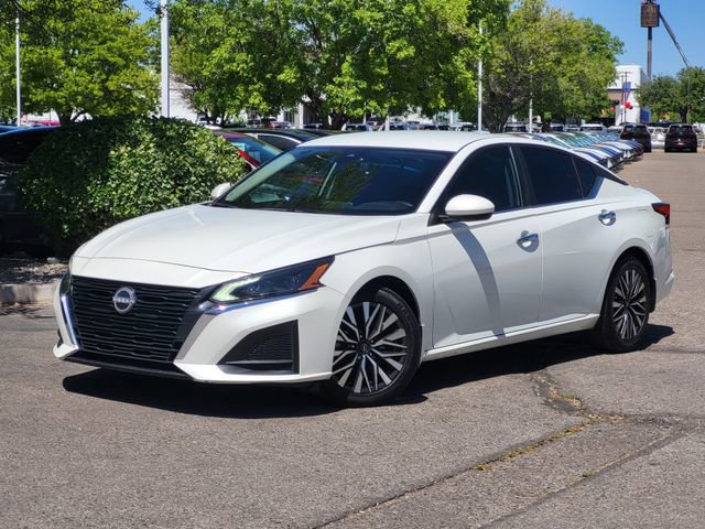 Used 2023 Nissan Altima 2.5 SV FWD image 2