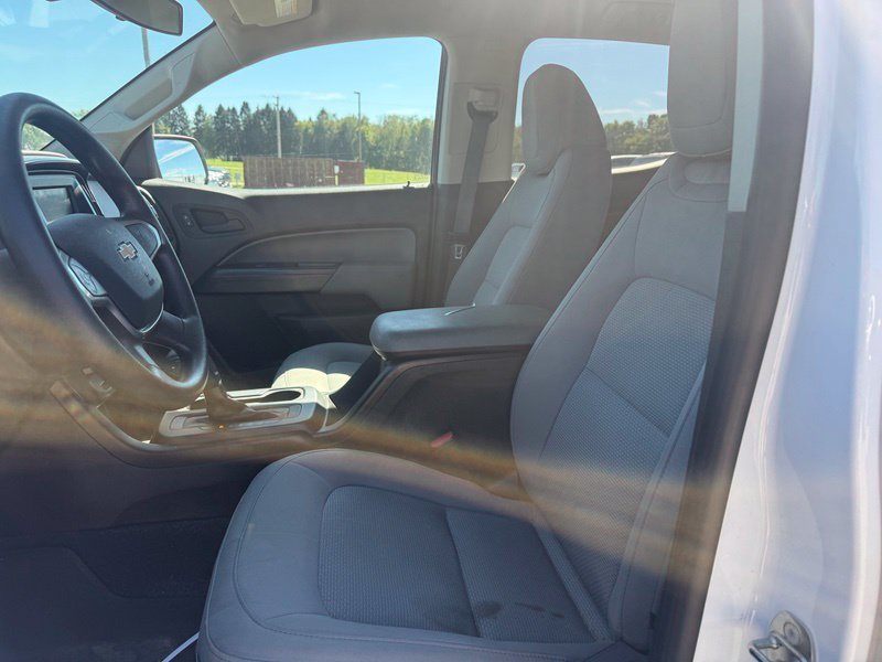 Used 2020 Chevrolet Colorado W/T w/ WT Convenience Package AWD/4WD image 3