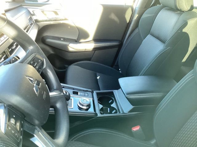 Used 2022 Mitsubishi Outlander ES image 14