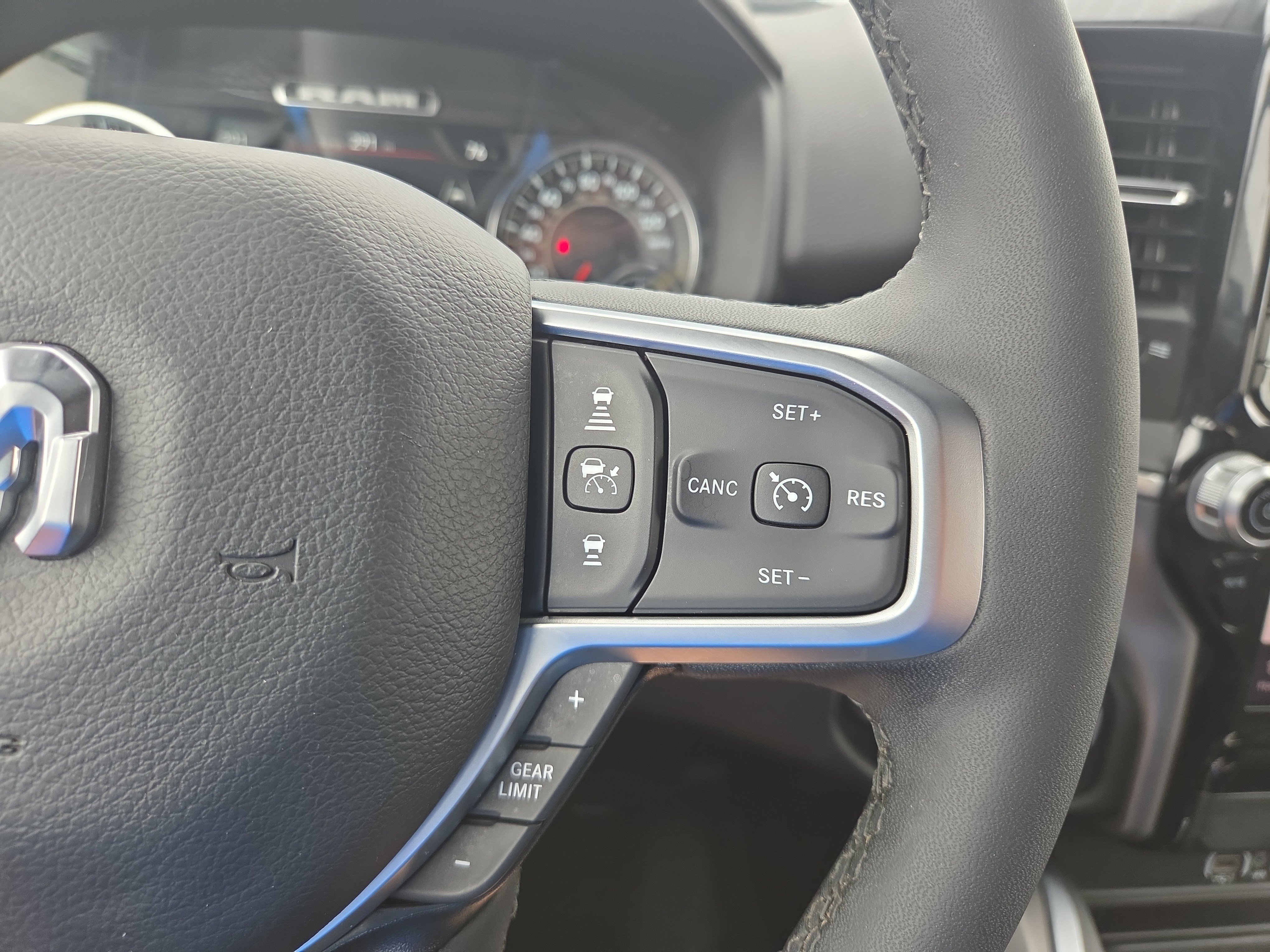 Used 2025 RAM 1500 Big Horn AWD/4WD image 12