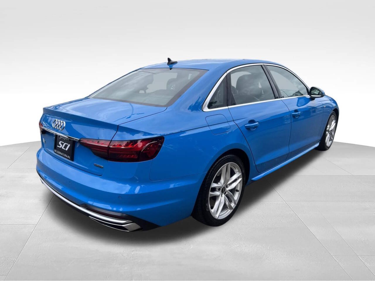 Used 2022 Audi A4 2.0T Premium Plus AWD/4WD image 5