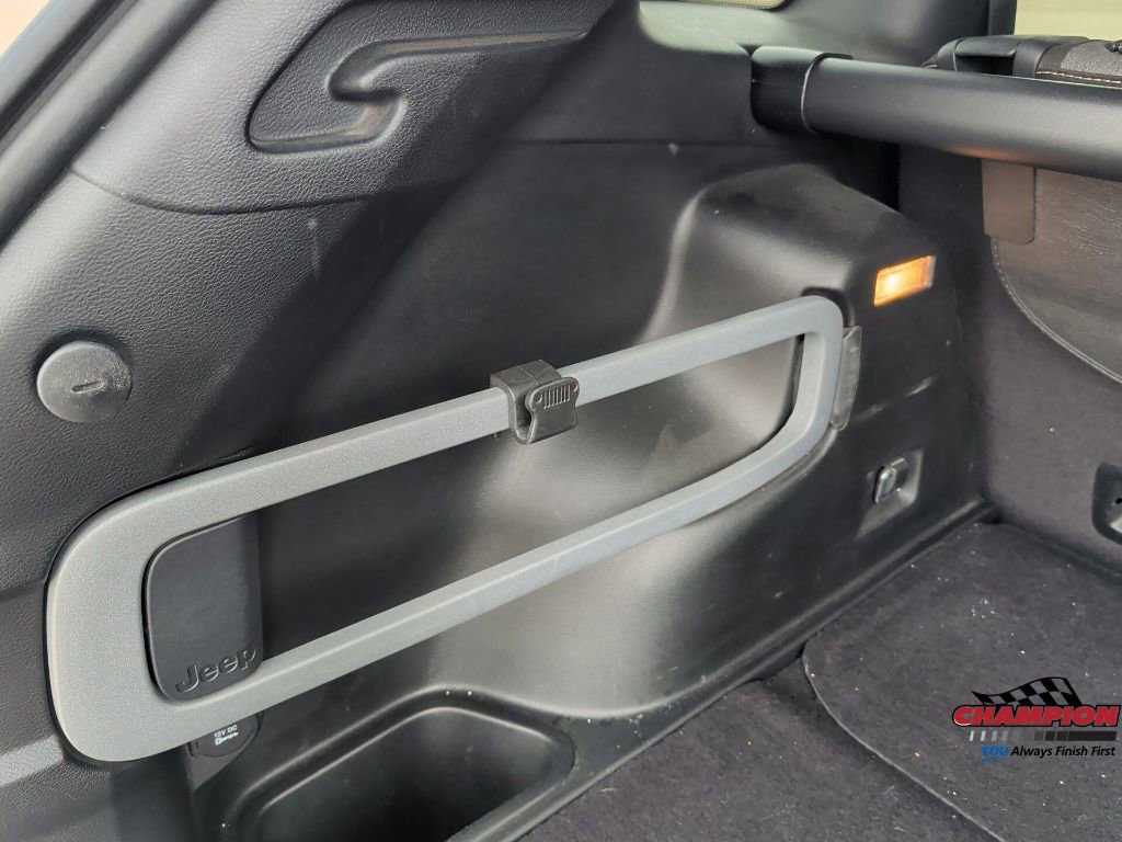 Used 2017 Jeep Cherokee Sport w/ Safety Group image 12