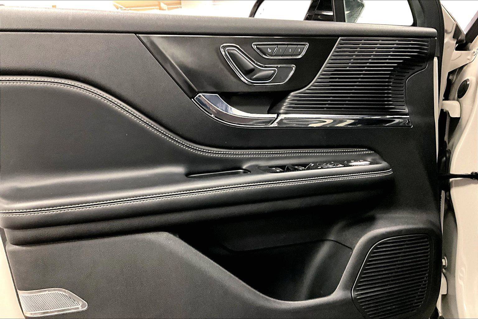 Used 2021 Lincoln Corsair AWD w/ Equipment Group 101A image 22