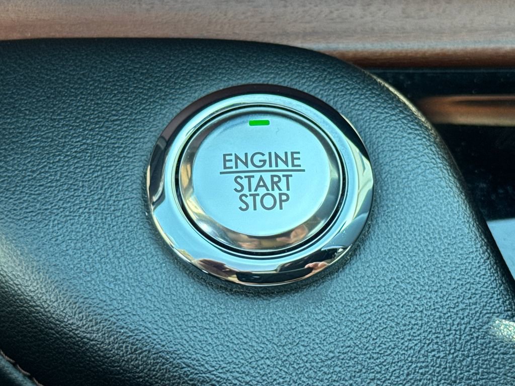 Used 2023 Lincoln Aviator Reserve AWD/4WD image 29