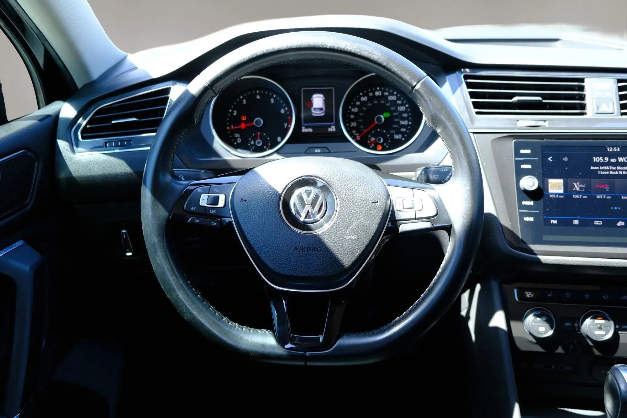 Used 2018 Volkswagen Tiguan SE FWD image 26