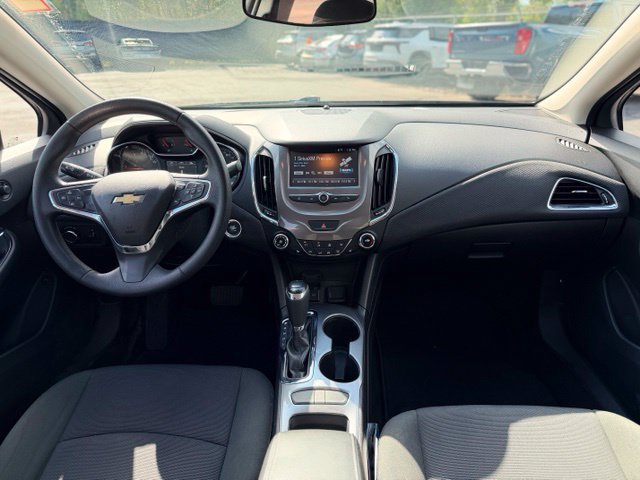 Used 2017 Chevrolet Cruze LT w/ LT Convenience Package FWD image 20