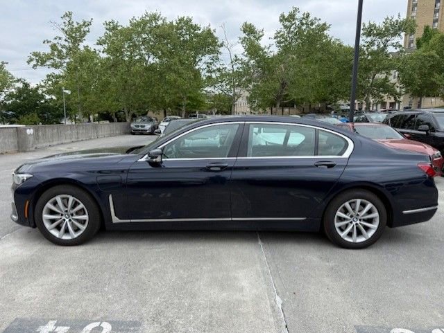 Used 2020 BMW 745e xDrive AWD/4WD image 5