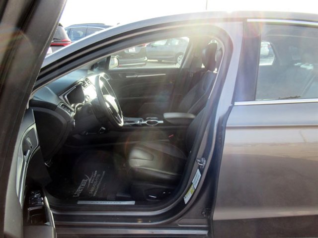 Used 2013 Ford Fusion Titanium w/ Titanium Driver Assist Pkg FWD image 12