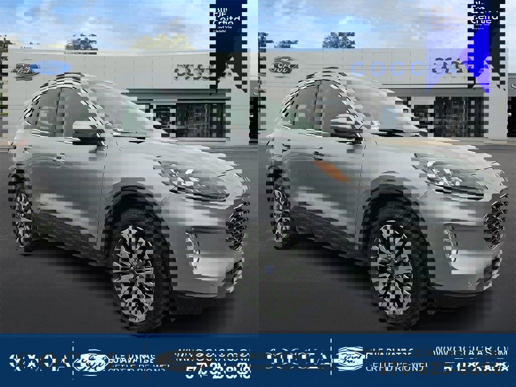 Certified 2022 Ford Escape Titanium image 3