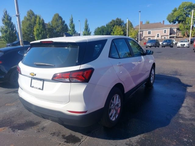 Certified 2024 Chevrolet Equinox LS w/ Driver Confidence II Package FWD image 2