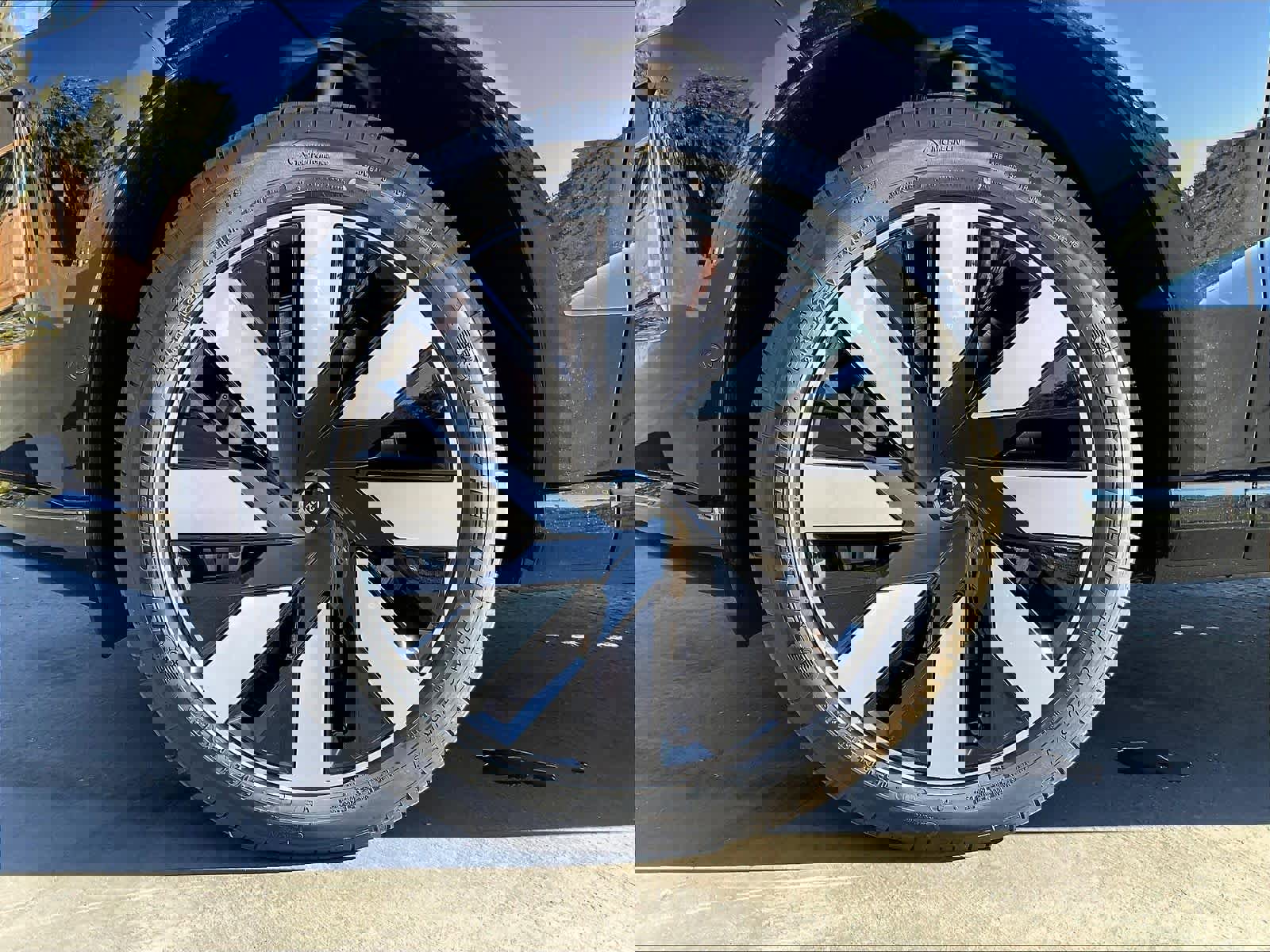 New 2025 Volvo EX90 Plus w/ Protection Package Premier image 14