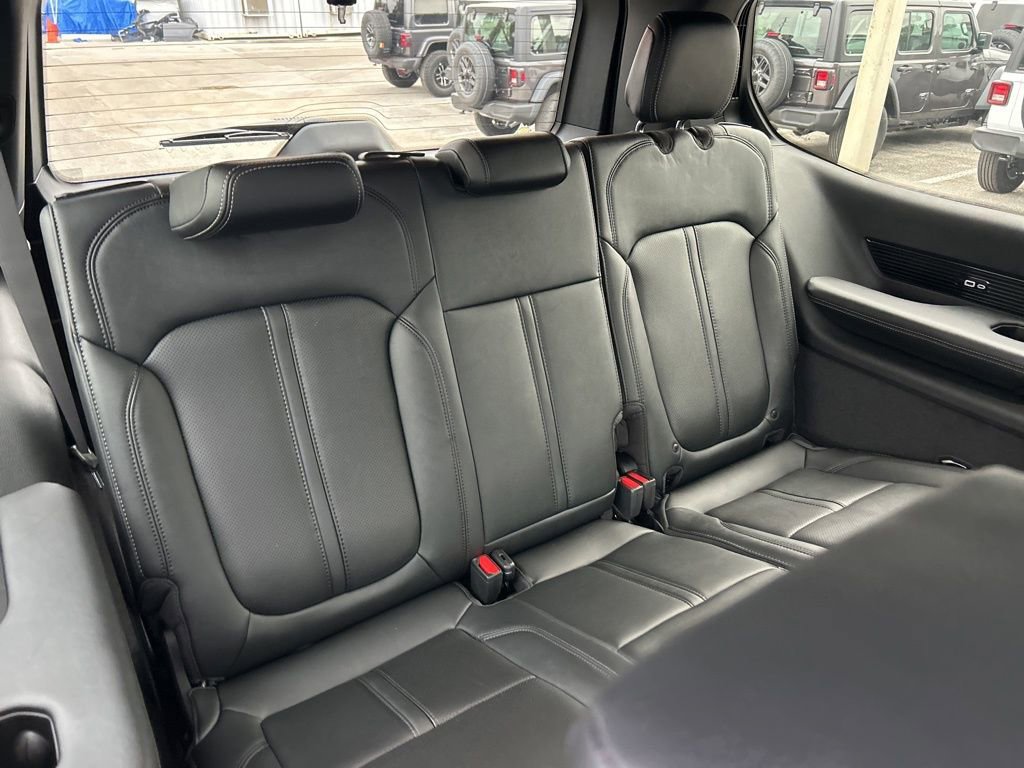 New 2026 Jeep Grand Wagoneer Summit image 30