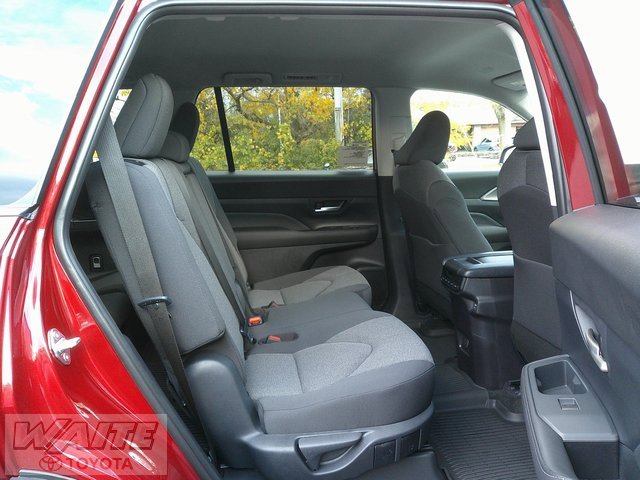 New 2026 Toyota Grand Highlander LE image 23