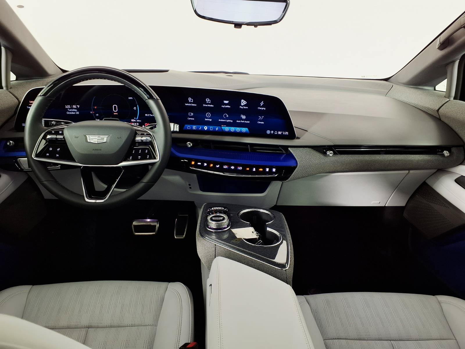 Certified 2025 Cadillac Optiq Luxury 2 AWD/4WD image 14